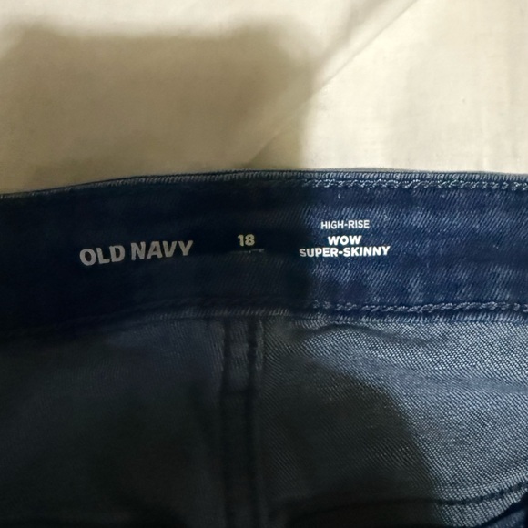 Old Navy Women's Skinny Leg Jeans in Deep Blue - Picture 2 of 2